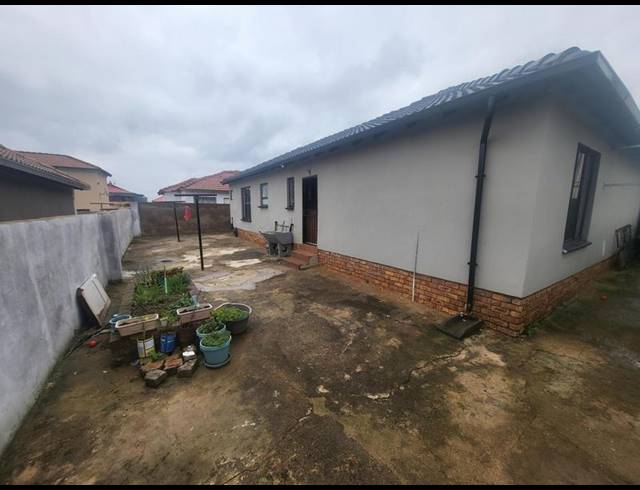 3 BEDROOM HOUSE FOR SALE IN BIRCH ACRES